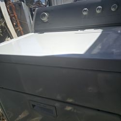 Whirlpool Gas Dryer Super Capacity And Heavy Duty Works Excellent 
