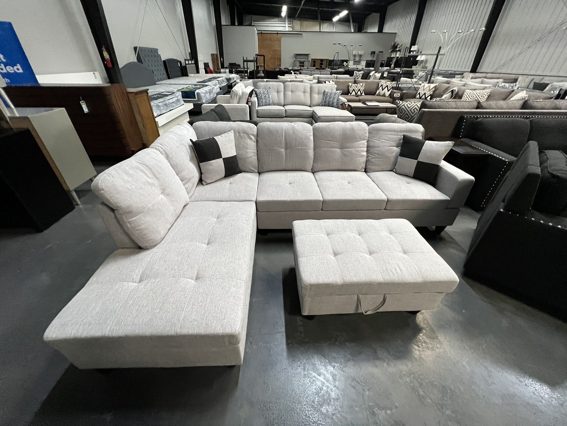 Light Gray Sectional w/ chaise