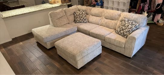 American Furniture Warehouse L Shaped couch - like new