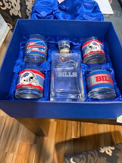 Buffalo Bills Glass Decanter and Rocks Glasses Set