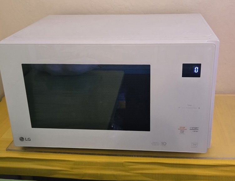 LG Countertop Microwave 