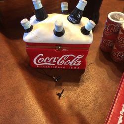 Small Coca-Cola box￼