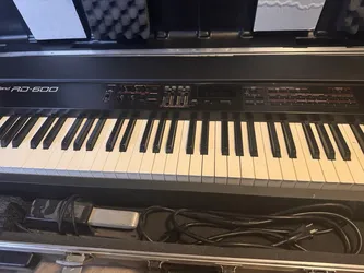 Concert Electronic Piano - Roland
