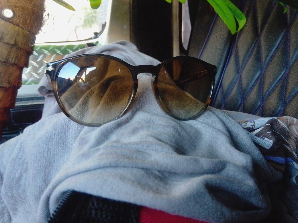 Persol Designer Sunglasses Made In Italy 