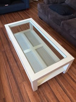 Delivery Available/ vintage coffee table