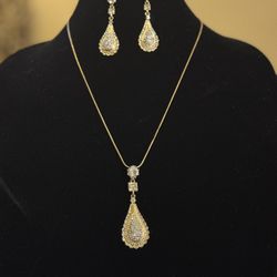 Necklace & Earrings 