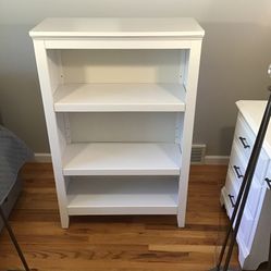 White Bookshelf - 3 Shelves 