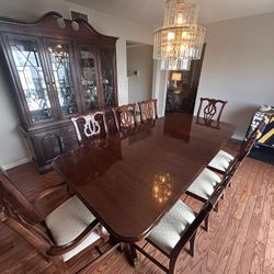 Thomasville Dining Room Set (dining table, china cabinet, chairs)