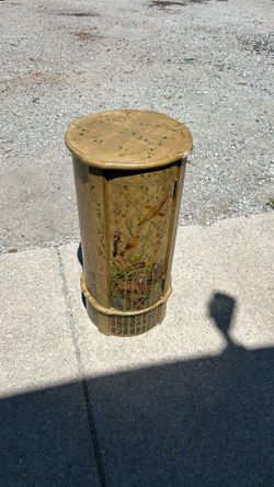 VINTAGE Nature inspired Bird 🐦 End Table Tall Slender Needs some Love!