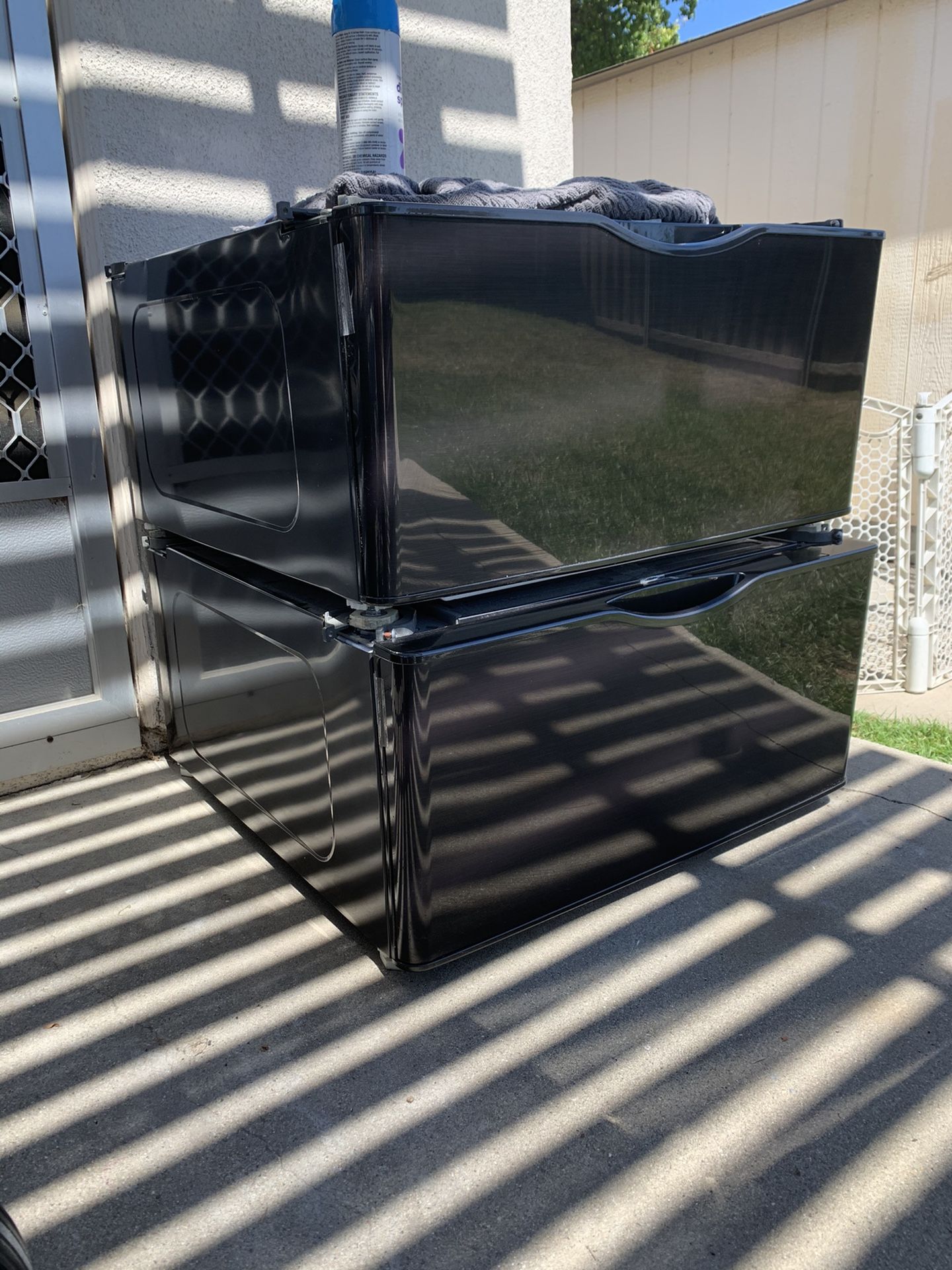 Samsung Washer/Dryer Laundry Pedestal with Storage Drawer Platinum