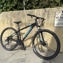 Trek Marlin 5 Mountain Bike 