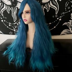 (Brand New) Blue synthetic wig density 250% length 26"inches