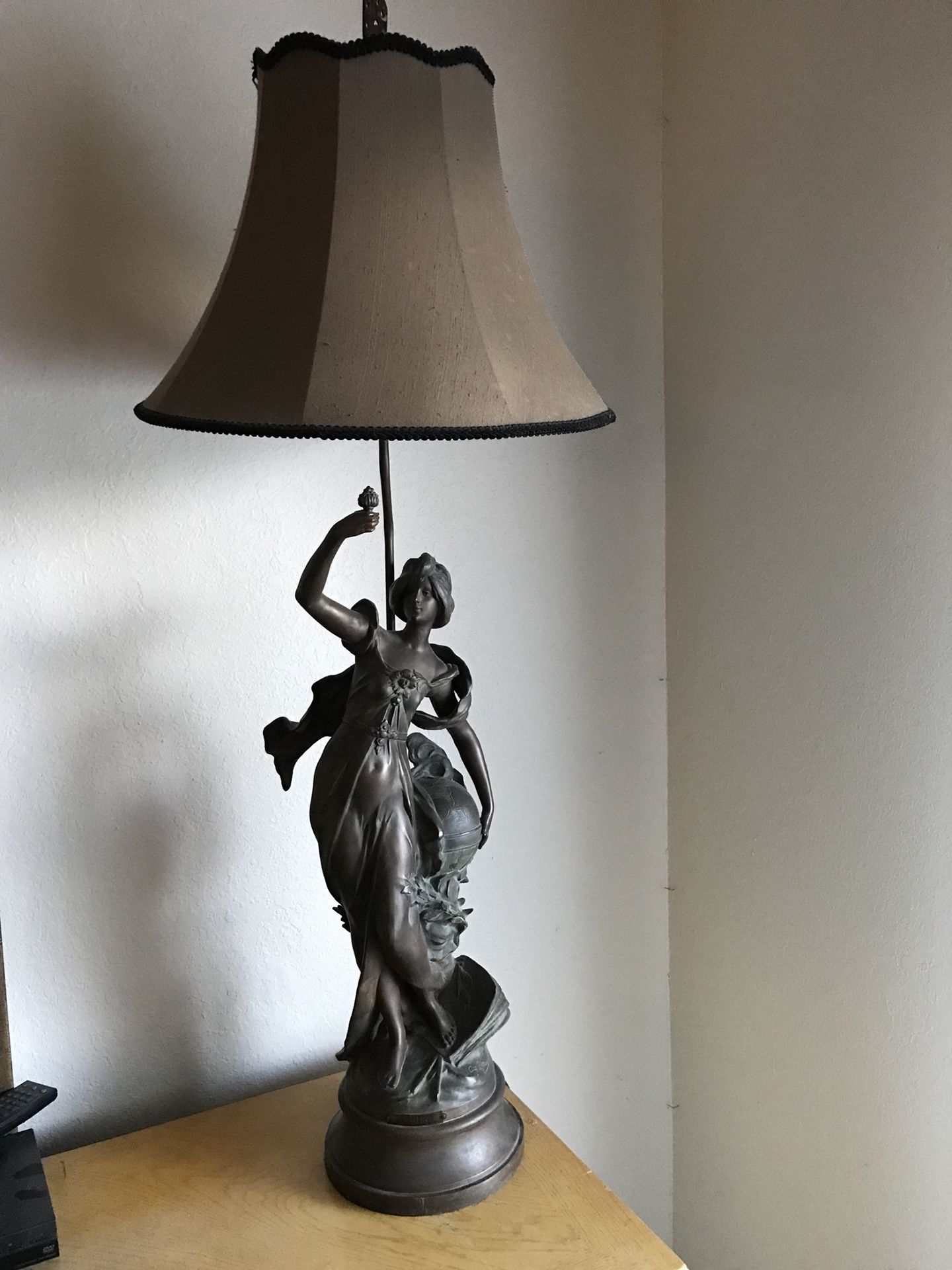 Rare bronze lamp signed by French sculptor Auguste Moreau