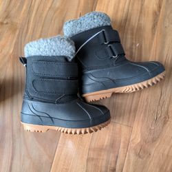 Winter boots Size 4 Toodler