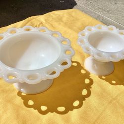 2 Vtg. 1950’s Milk Glass Candy Dishes / Compote Bowls Lace Edge Pedestal Stand Old Colony Pattern Anchor Hocking USA