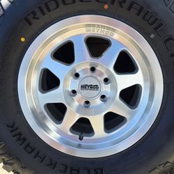 17" METHOD w- 33" Ridgecrawler Tires. $1500