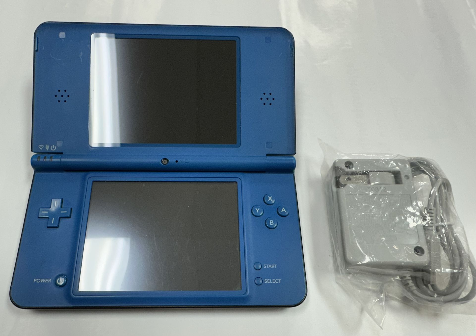 Nintendo DSi XL 