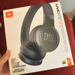 🎧 JBL LIVE 675NC Wireless Headphones – NEW