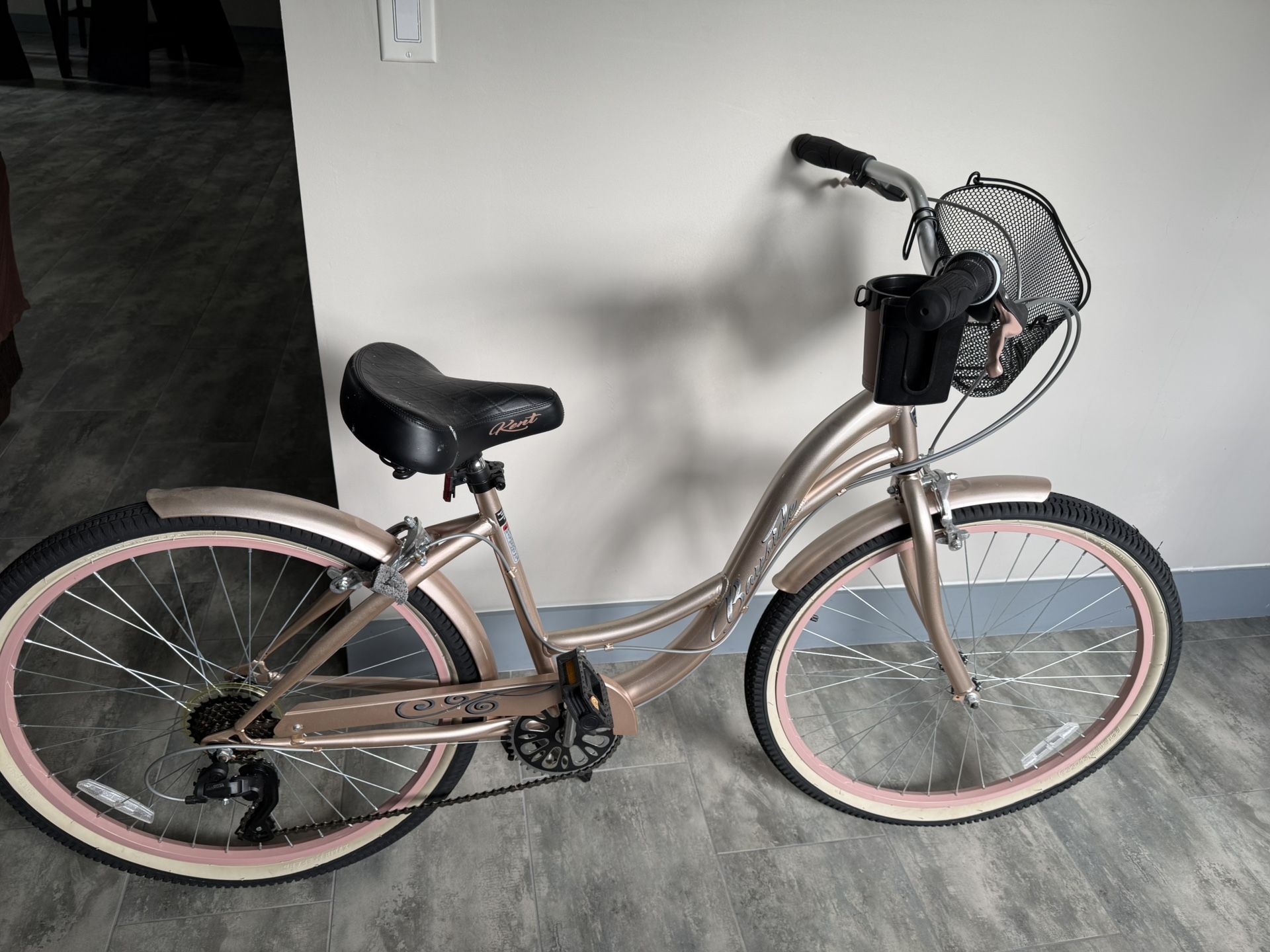 Kent 700C Providence Cruiser Bike, Adult. Bicicleta con canasto incluido