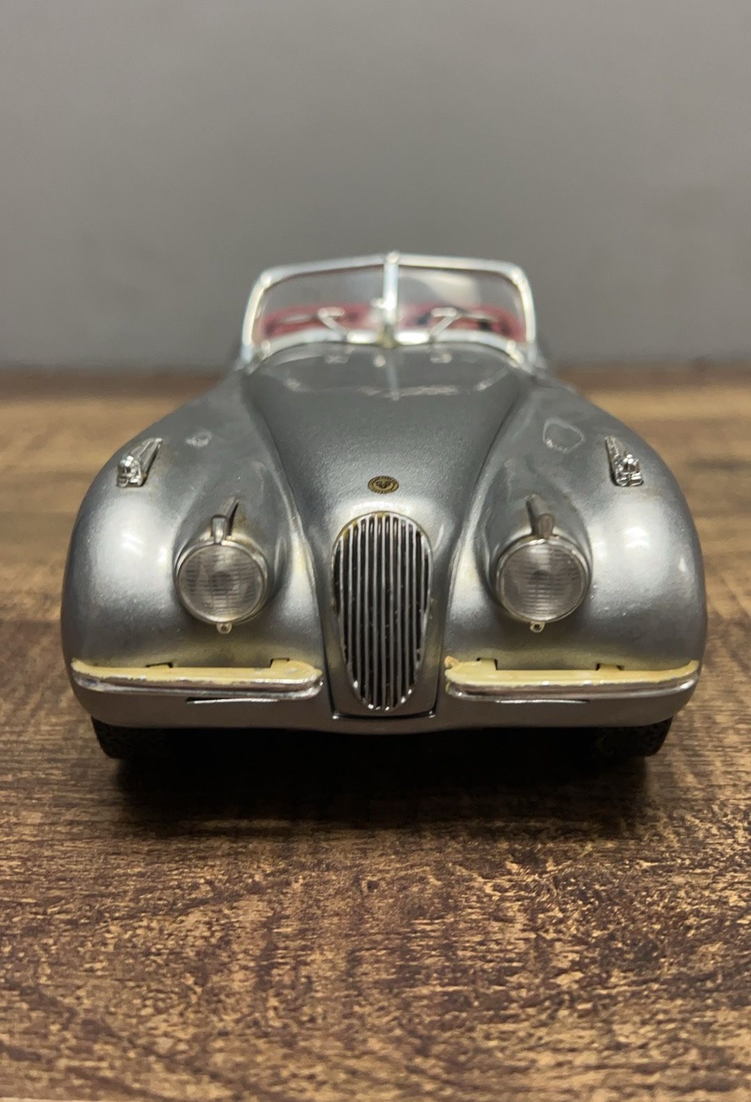 1/18 1949 JAGUAR XK-120 ROADSTER 1:18 scale
