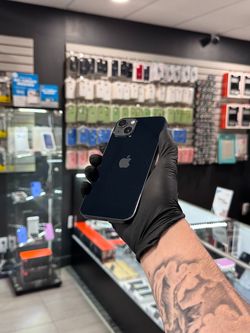 Apple iPhone 13 128 GB - Black (Unlocked) + Warranty