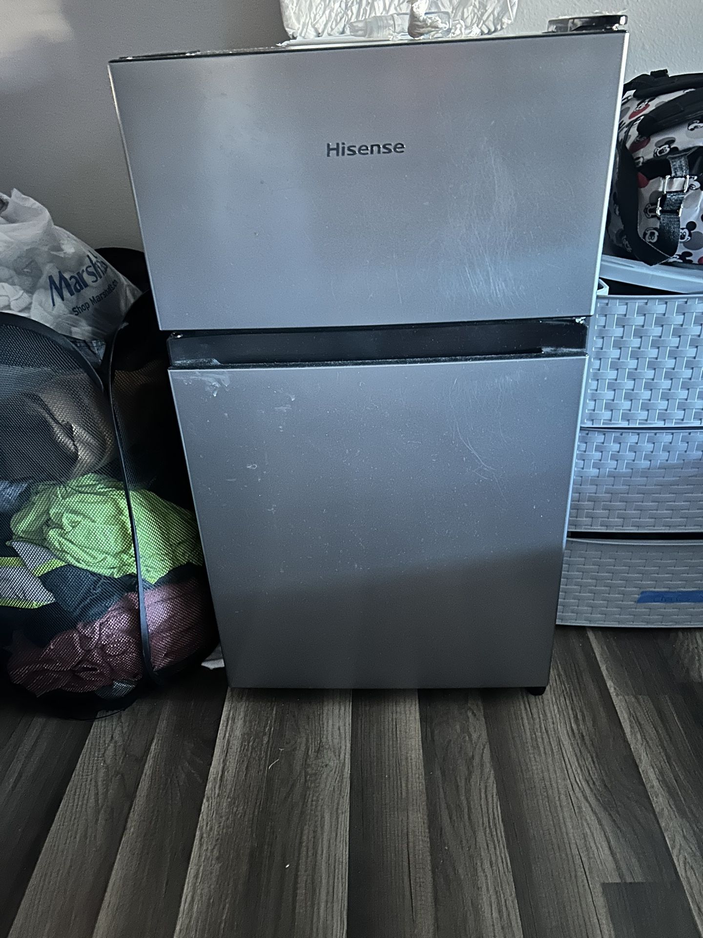 Hisense mini Fridge