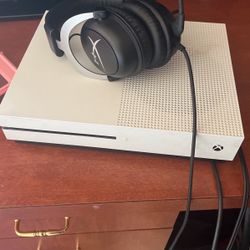 Xbox One S With Hyper X Headset 