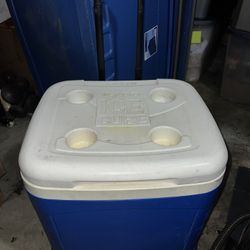 Igloo Ice Chest On Wheels 