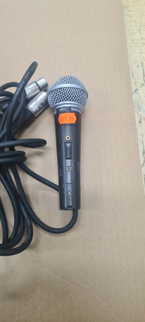 Shure Vocal Microphone
(Model: SM58)