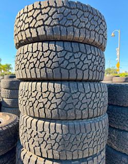 295/60/20 Falken vendo un set de llantas usadas excelente condiciones de vida las 4 ✅🤩I am selling a set of used tires, all 4 in excellent living con