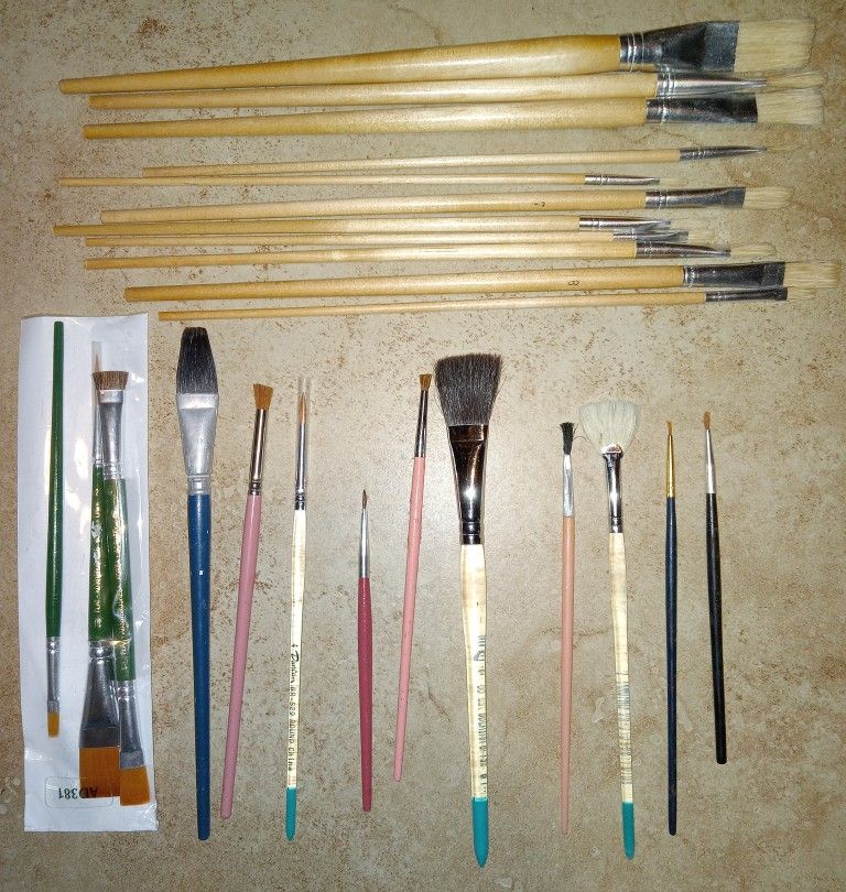 24 Artist Paint Brushes 