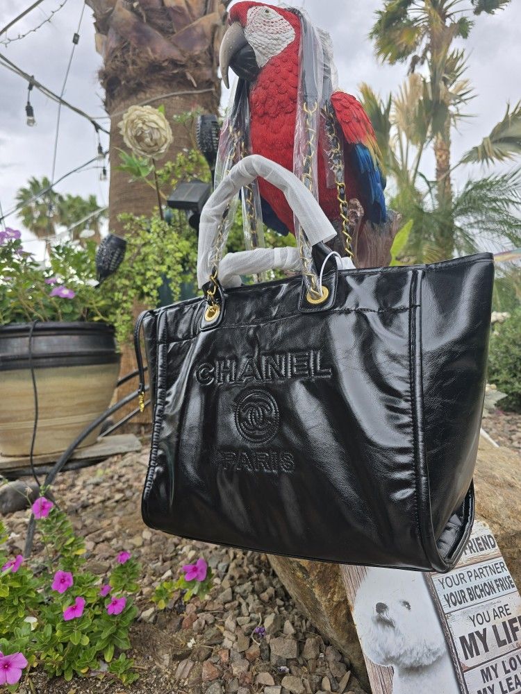 CHANEL HAND BAG