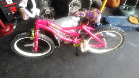 Girl bicicle