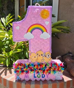 Glo's Custom Made Piñatas