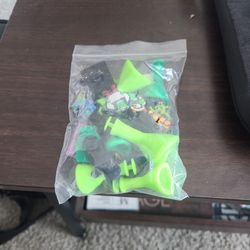 24 Shrek Charms