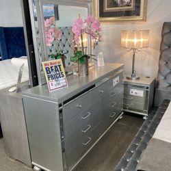 Dresser Mirror Nightstand! 🤎🩷📲 $999! Easy Financing! 