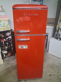 retro-style refrigerator NOT WORKING