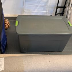Very Large Storage Bin With Wheels