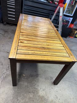 Acadia wood table