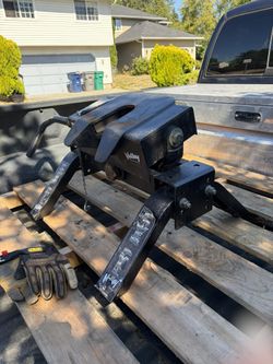 HEAVY SCRAP METAL – 5TH WHEEL HITCH & STEEL TAILGATE – OBO