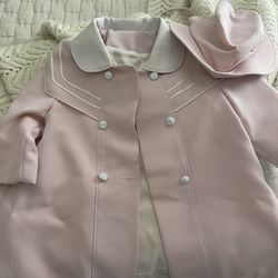 Little girl’s spring coat with hat
