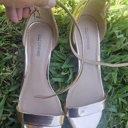 ROSE GOLD HEELS SIZE 8