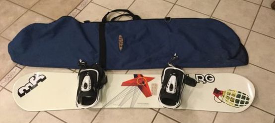 Super nice Seismic snowboard bundle