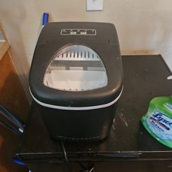 Bullet Ice Maker 