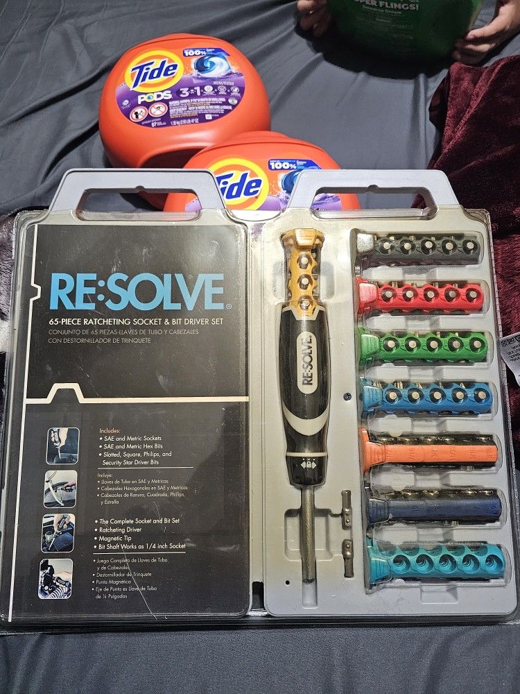 Resolve 65 PIECE RATCHETING SOCKET AND BIT DRIVER SET