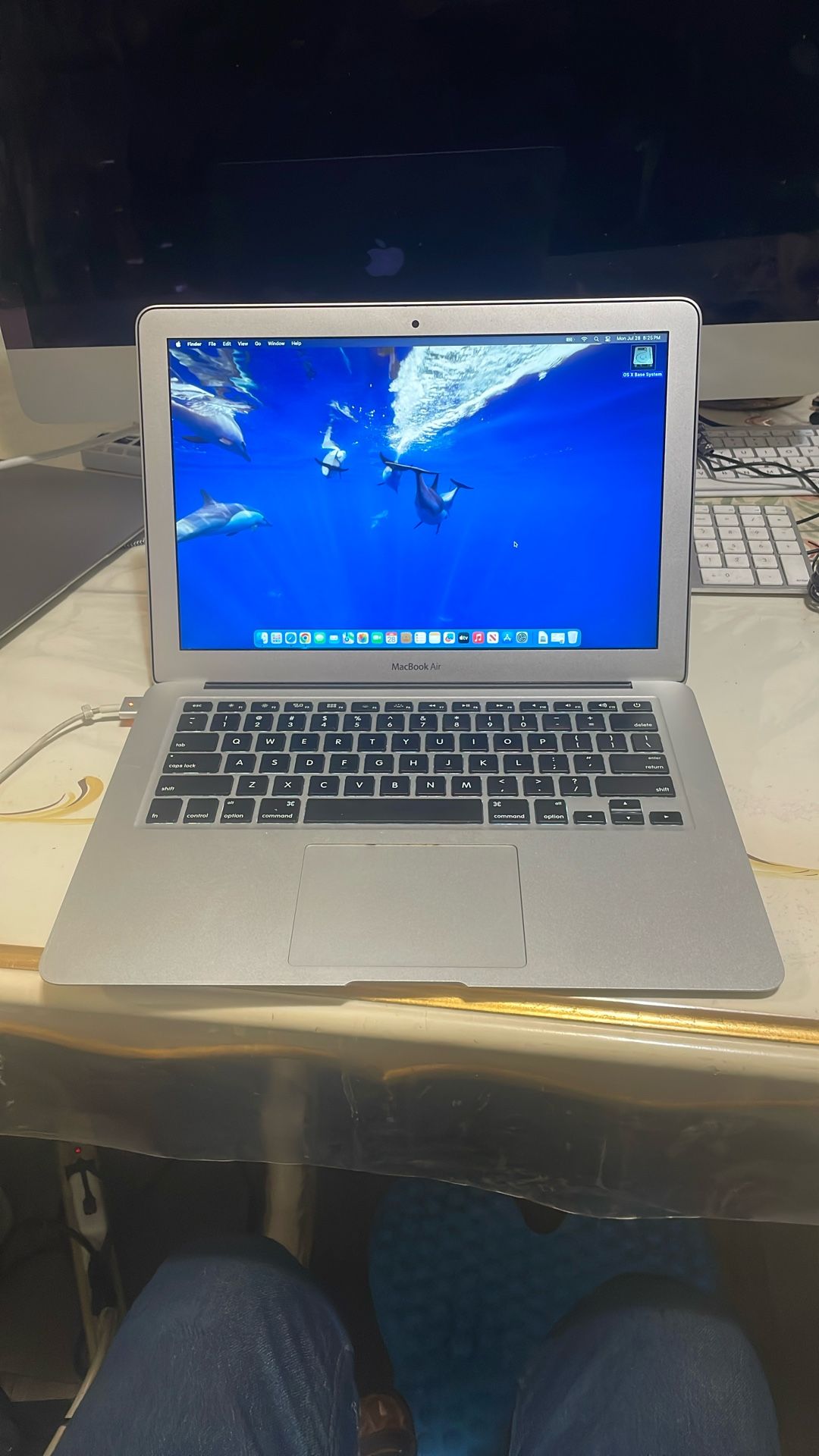 MacBook Air Sequoia 15.5 128Gb 4Gb I5 1.8GHz
