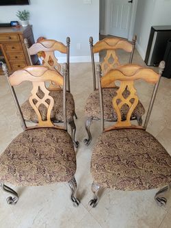 Dinning/kitchen 4 chairs/2 bar stools
