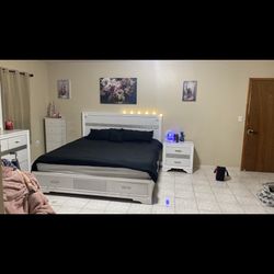 King bed Frame And matress 