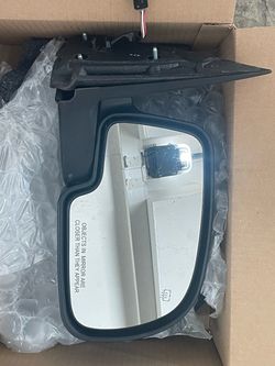 Tahoe, Silverado, Yukon, Sierra, Suburban Passenger Mirror
