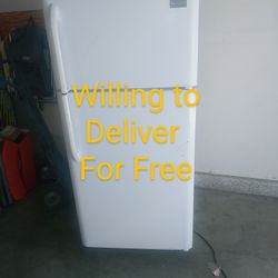 Frigidaire Apartment Size Refrigerator 18 Cuft (Dimensions:30" W 30" D 66" H